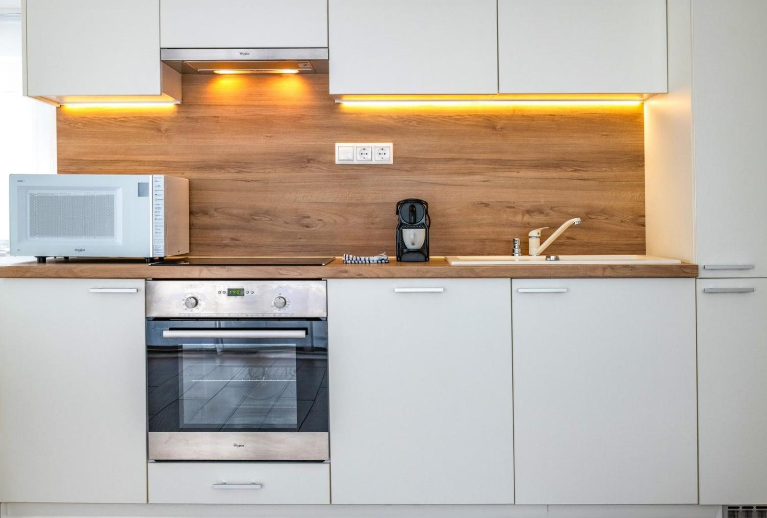 Anchor Apartman By HelloБалатонлеле Екстериор снимка