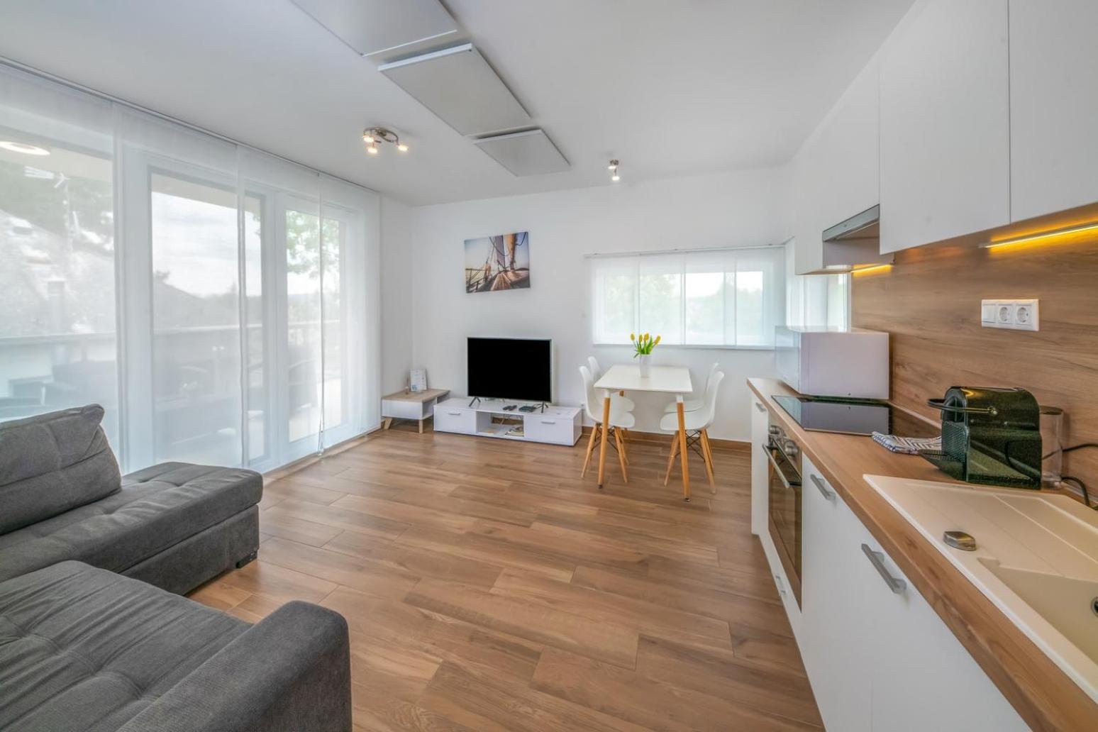 Anchor Apartman By HelloБалатонлеле Екстериор снимка