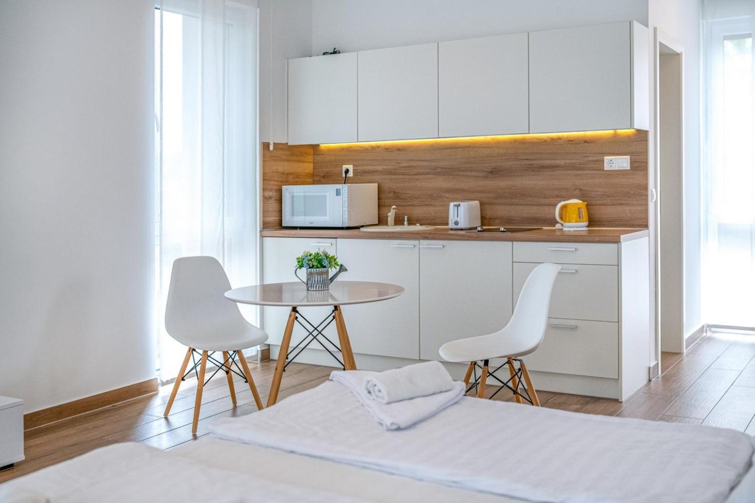 Anchor Apartman By HelloБалатонлеле Екстериор снимка