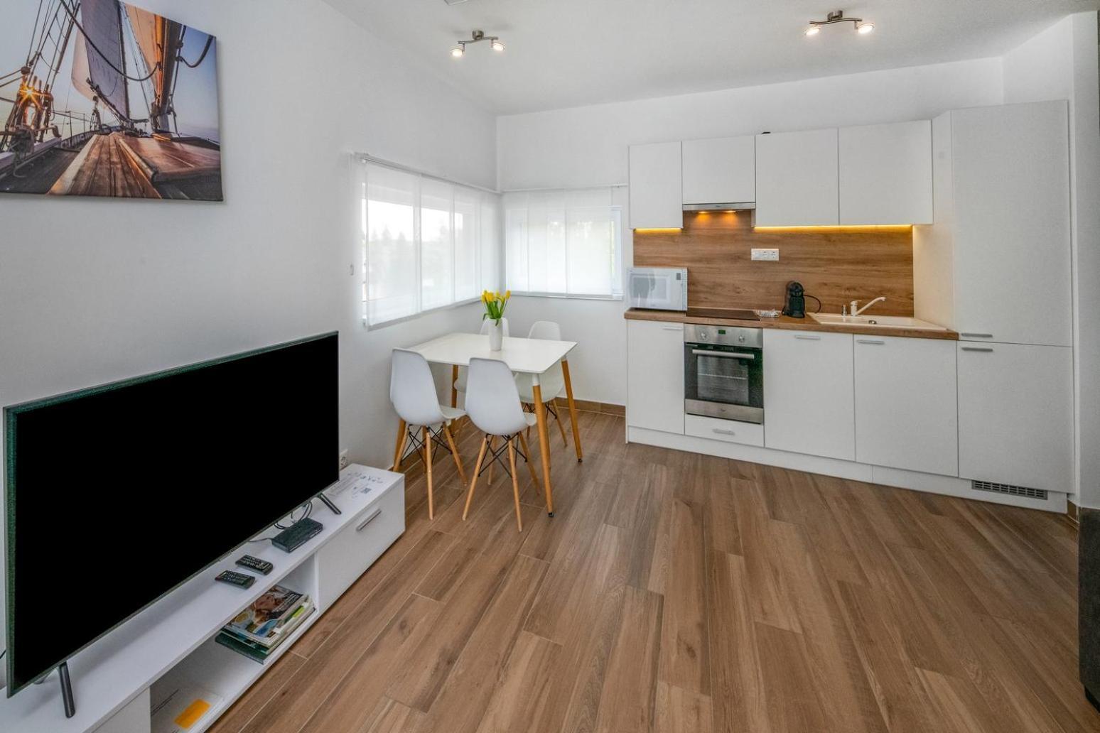 Anchor Apartman By HelloБалатонлеле Екстериор снимка
