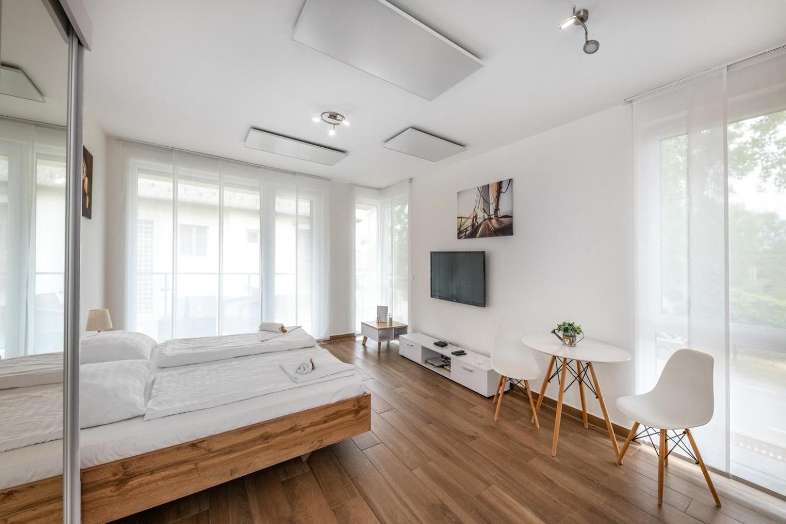 Anchor Apartman By HelloБалатонлеле Екстериор снимка