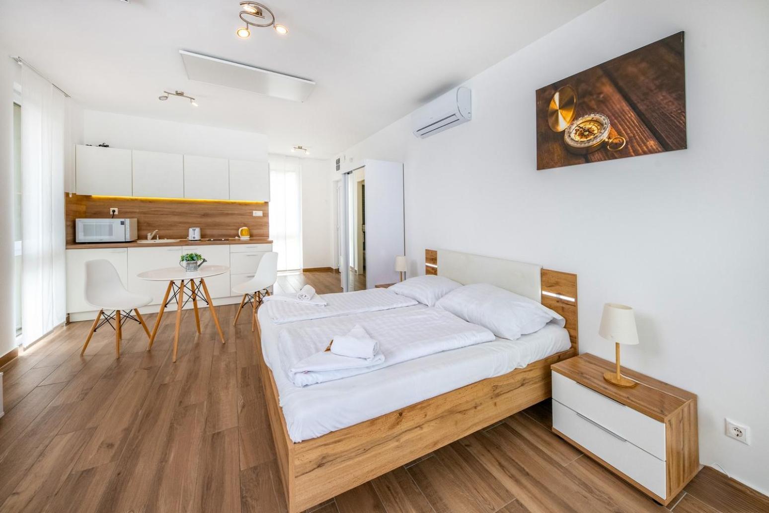 Anchor Apartman By HelloБалатонлеле Екстериор снимка